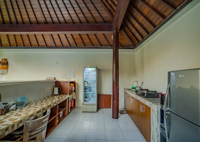 Guest house Bagus 3*